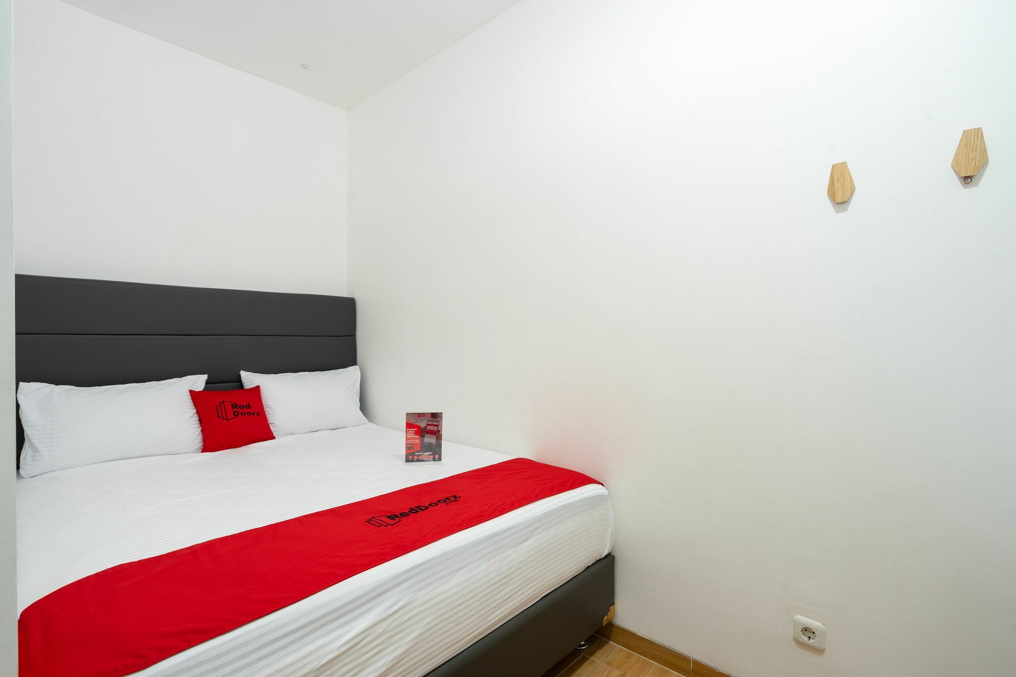 Reddoorz Plus @ Danau Sunter Utara Jakarta Exterior photo